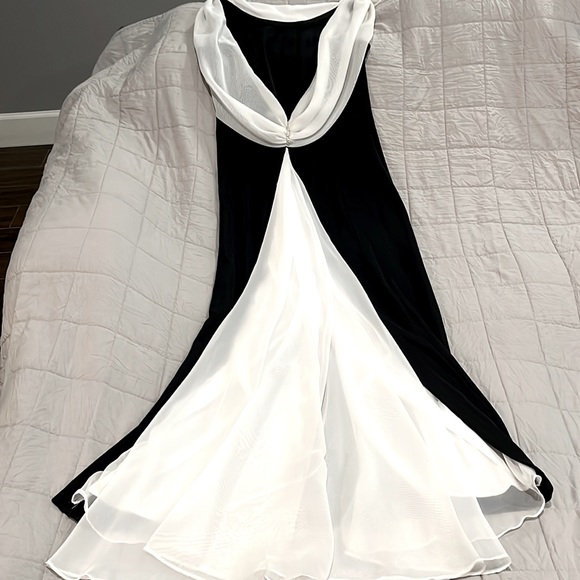 Night Way Collections Dresses & Skirts - Night Way Collections stunning long black evening dress. Gorgeous white trim 12
